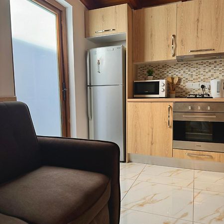Dub House 3 Apartment Пафос Екстериор снимка