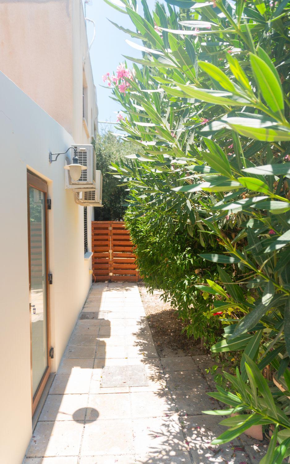 Dub House 3 Apartment Пафос Екстериор снимка
